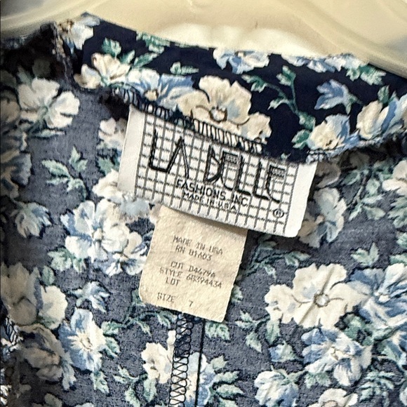 La Belle Navy Floral romper - Beverly Hills 90210 - Picture 2 of 3